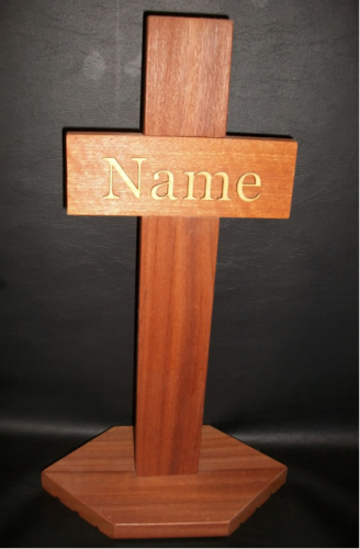 Kreuz mit Namen für Friedhof oder Ruhestätte